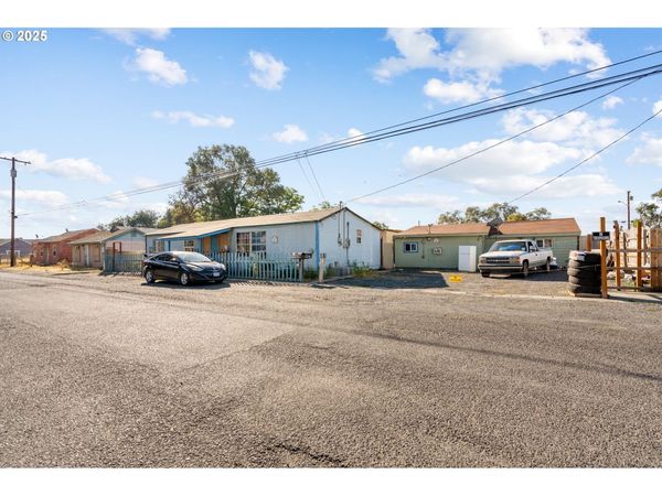 153 W BEECH AVE, Hermiston, OR 97838