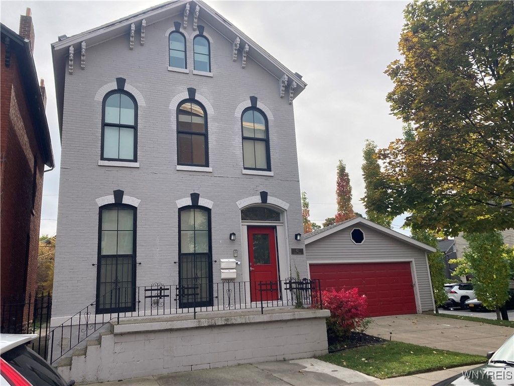62 Tracy St, Upper, Buffalo, NY 14201 Main Photo
