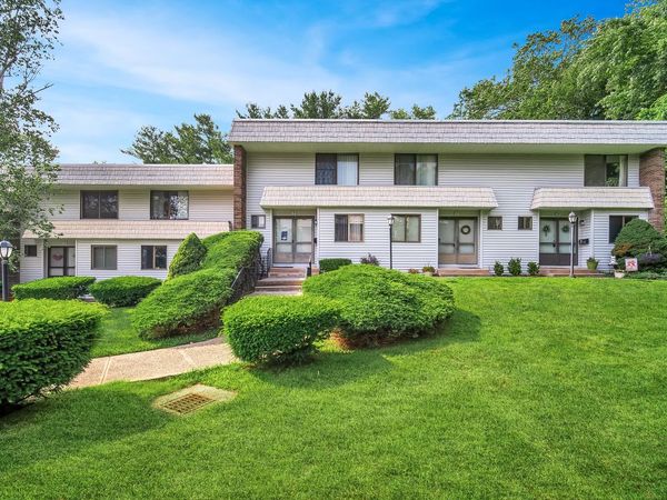 9 Bayberry, Unit 9, Cromwell, CT 06416