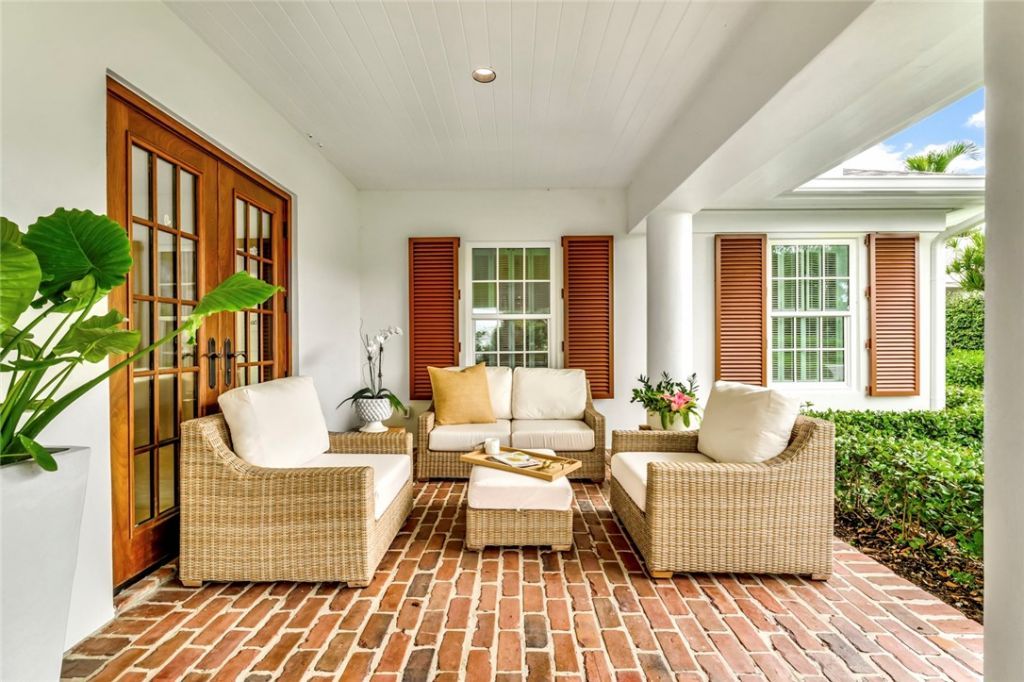 615 Riomar Drive, Vero Beach, FL 32963 Photo