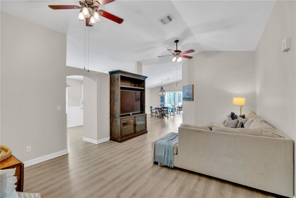 589 Willow Court, Sebastian, FL 32958 Photo