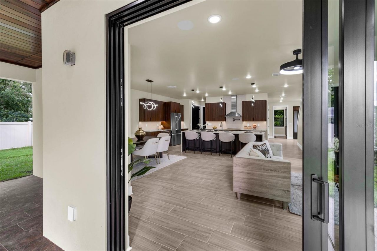 1910 Cloverlawn Avenue, Orlando, FL 32806 Photo