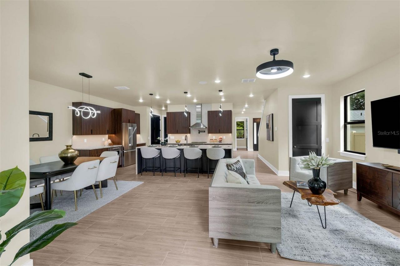 1910 Cloverlawn Avenue, Orlando, FL 32806 Photo