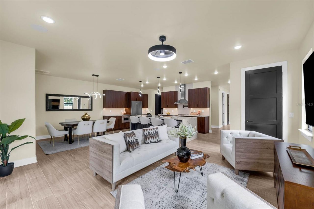 1910 Cloverlawn Avenue, Orlando, FL 32806 Photo