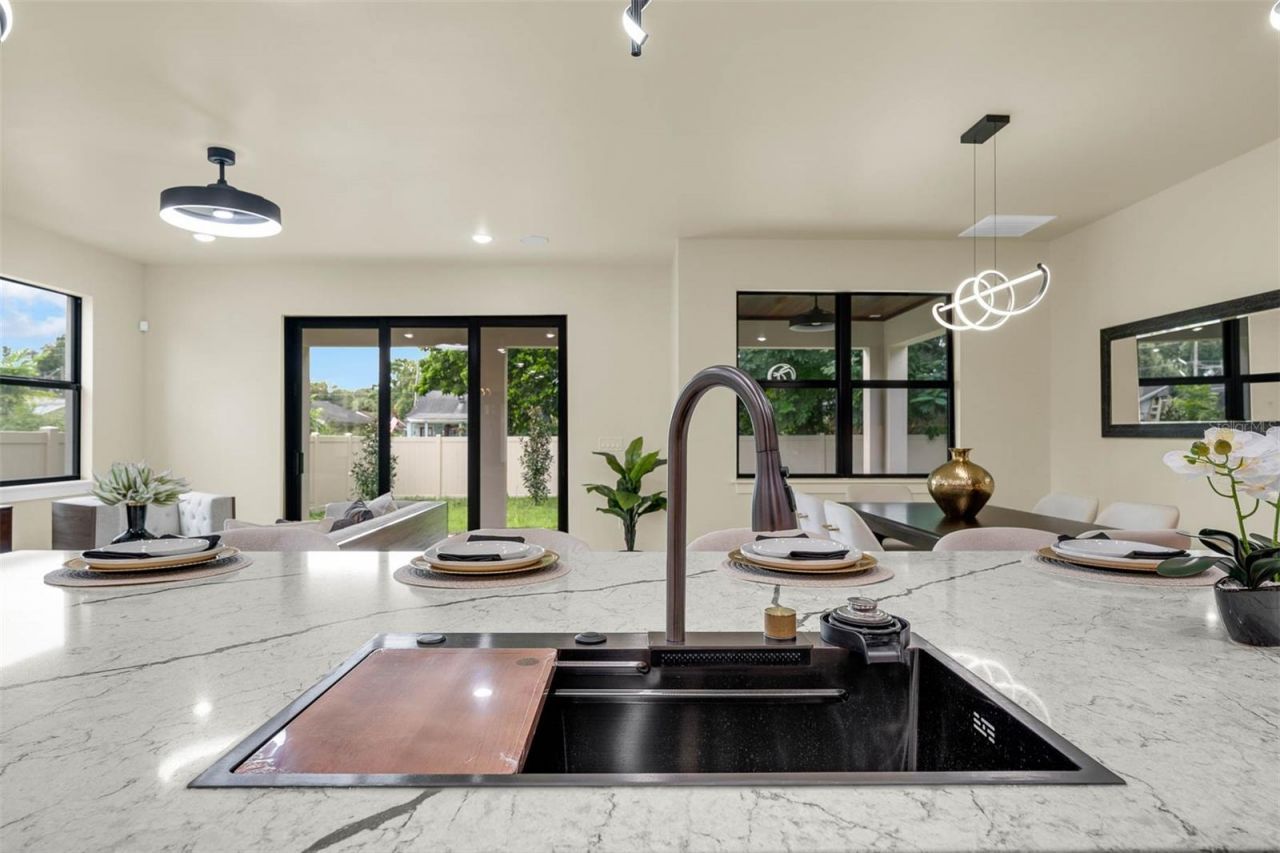 1910 Cloverlawn Avenue, Orlando, FL 32806 Photo