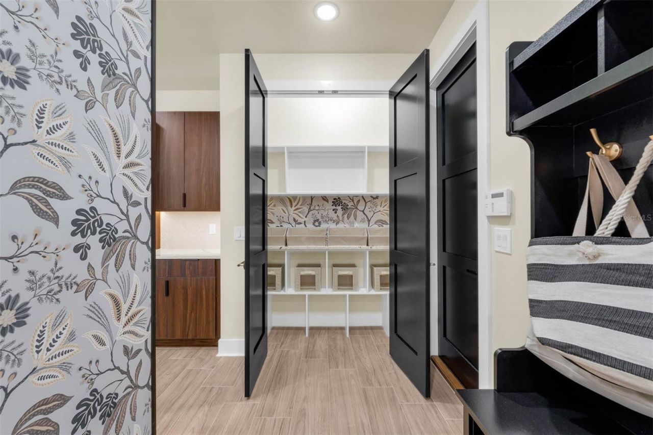 1910 Cloverlawn Avenue, Orlando, FL 32806 Photo