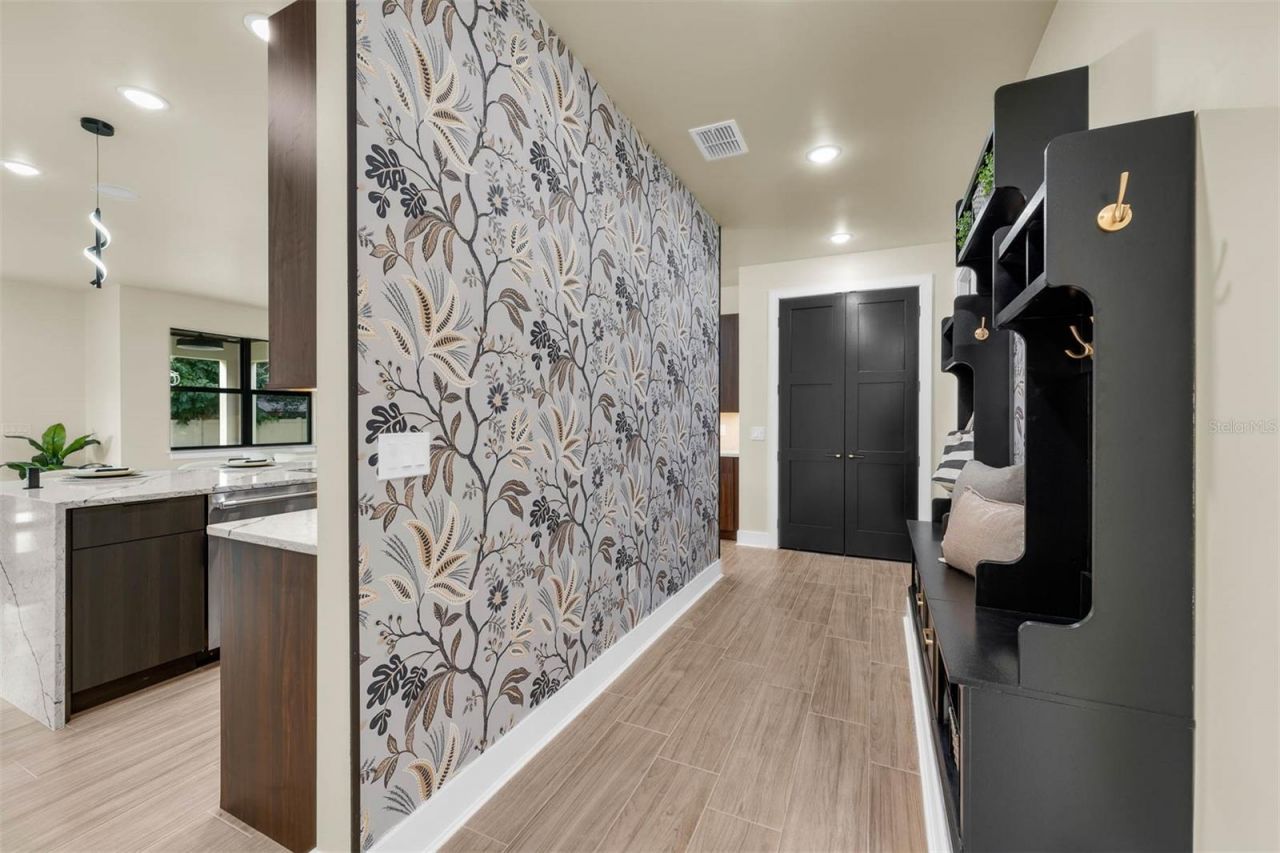 1910 Cloverlawn Avenue, Orlando, FL 32806 Photo