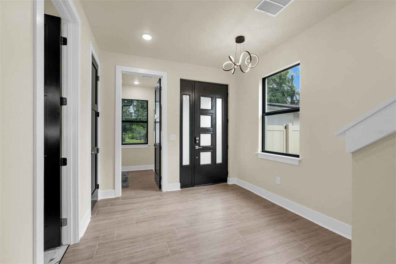 1910 Cloverlawn Avenue, Orlando, FL 32806 Photo