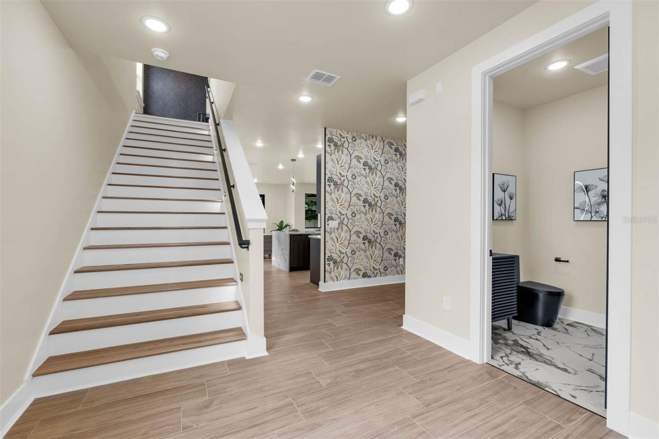 1910 Cloverlawn Avenue, Orlando, FL 32806 Photo