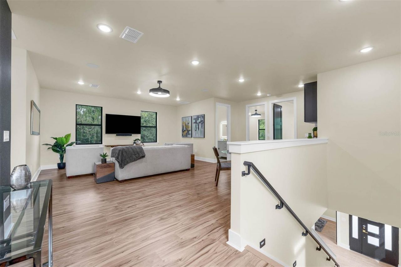 1910 Cloverlawn Avenue, Orlando, FL 32806 Photo