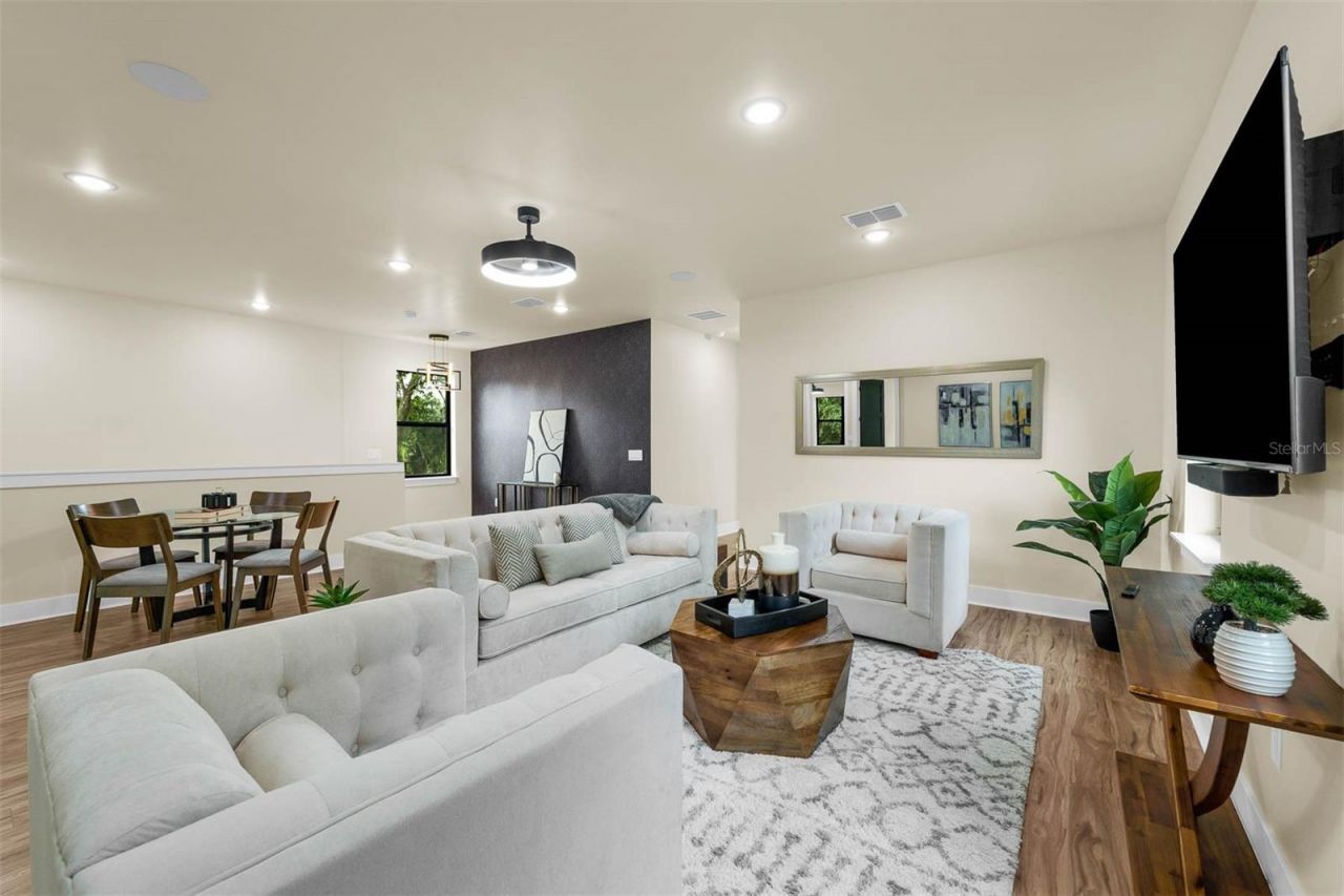 1910 Cloverlawn Avenue, Orlando, FL 32806 Photo