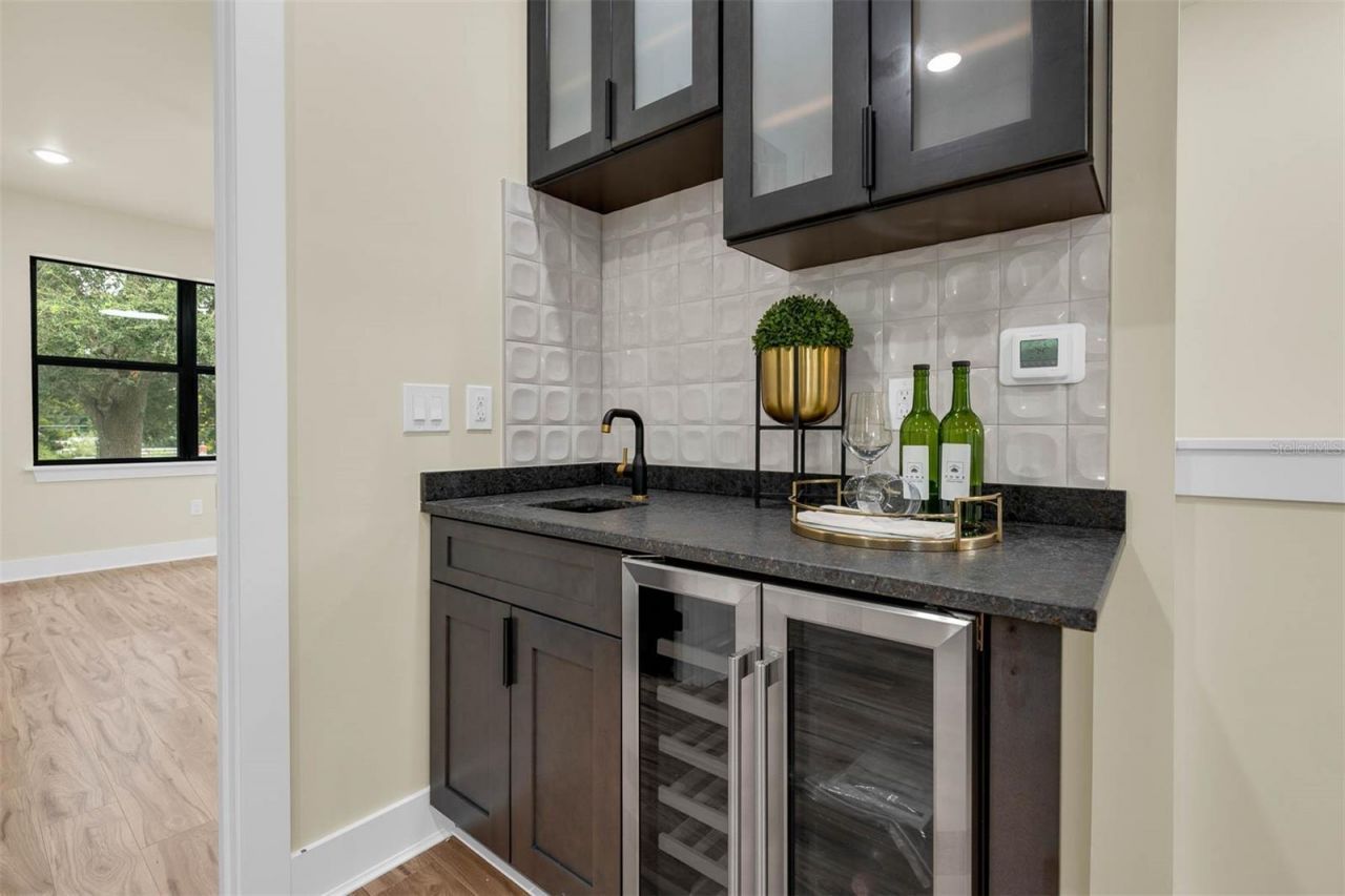 1910 Cloverlawn Avenue, Orlando, FL 32806 Photo