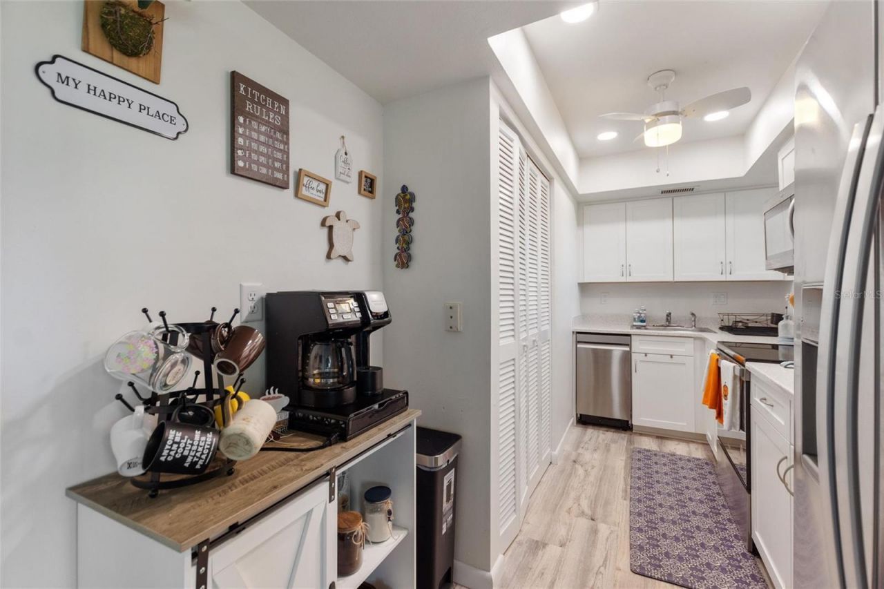 6100 12th Street S, Unit 221, Saint Petersburg, FL 33705 Photo