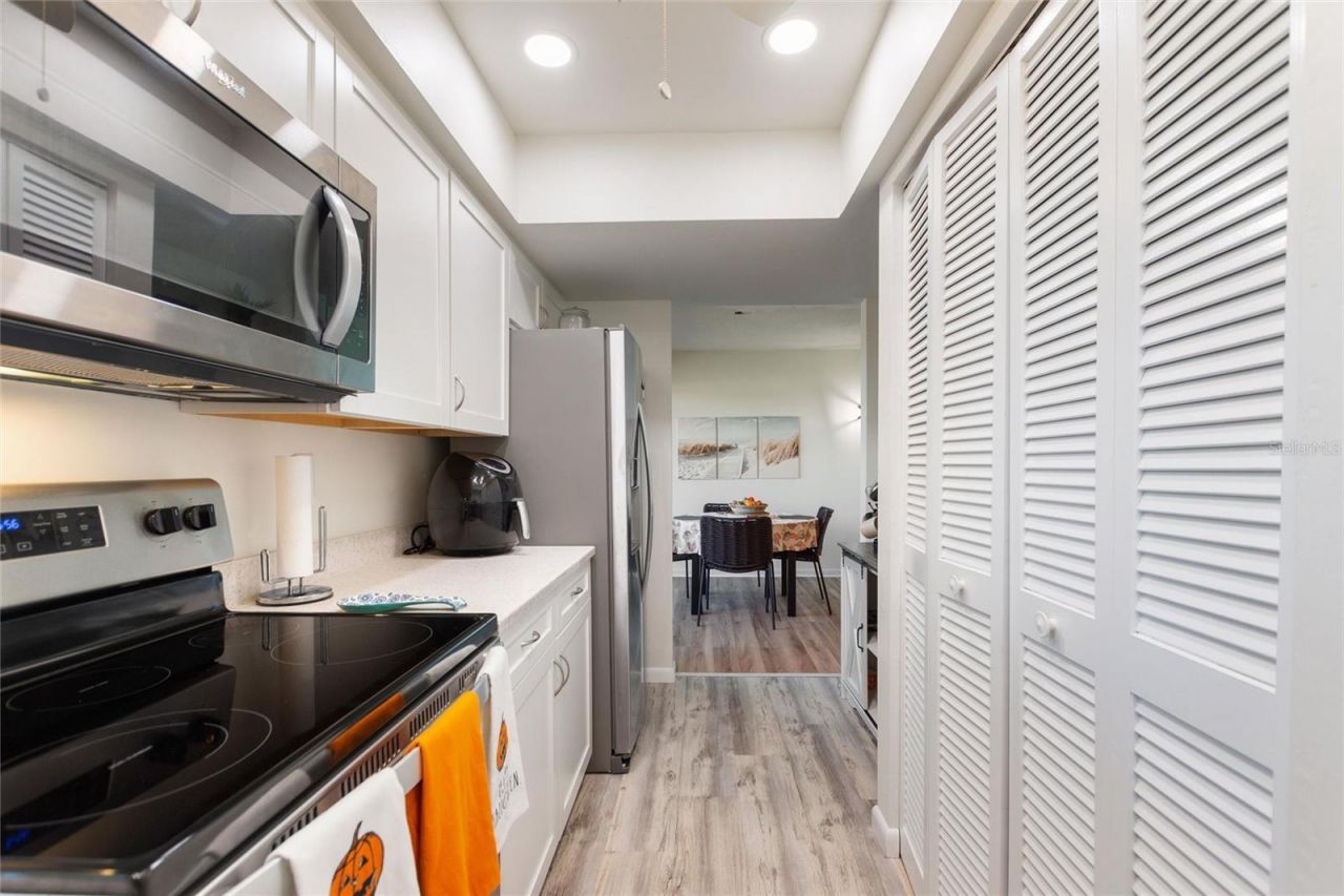6100 12th Street S, Unit 221, Saint Petersburg, FL 33705 Photo