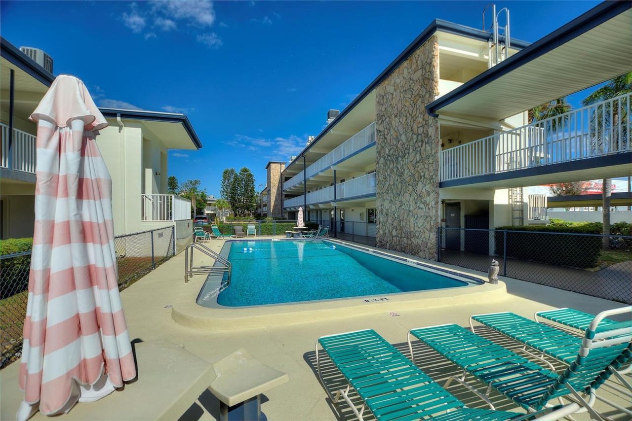 6100 12th Street S, Unit 221, Saint Petersburg, FL 33705 Photo