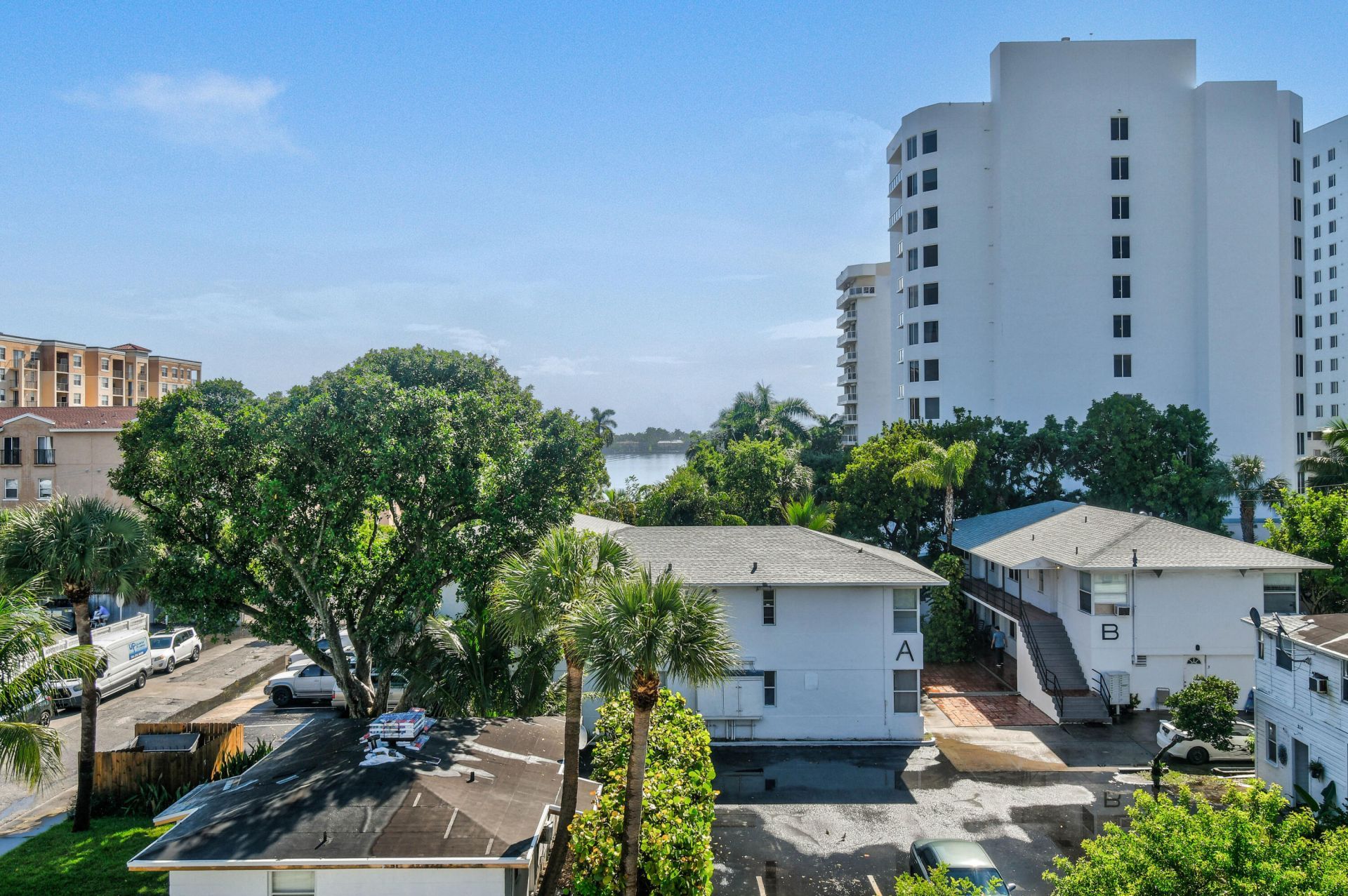 322 N Lakeside Court, West Palm Beach, FL 33407 Photo