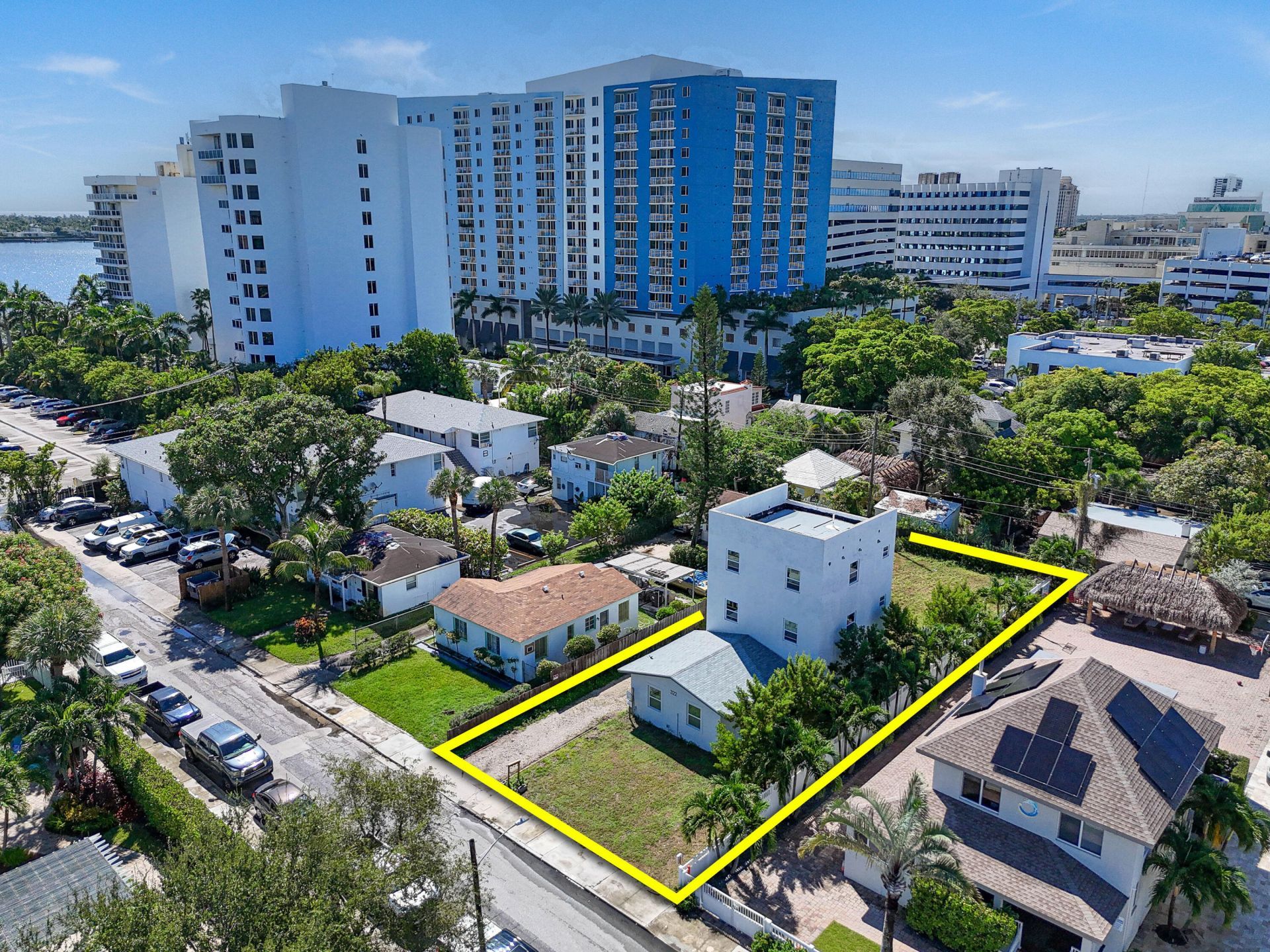 322 N Lakeside Court, West Palm Beach, FL 33407 Photo