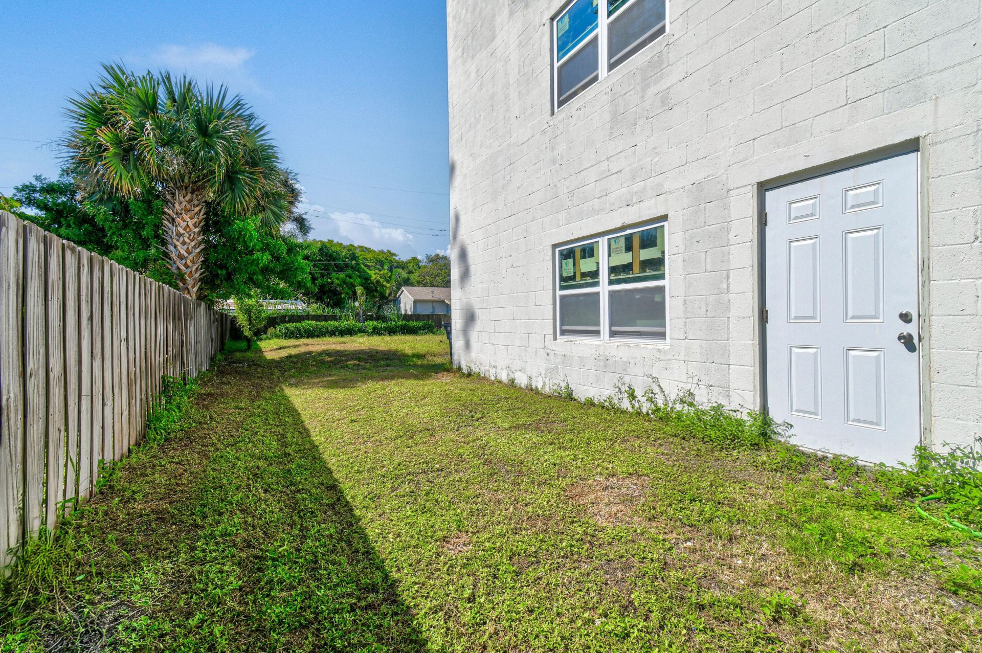 322 N Lakeside Court, West Palm Beach, FL 33407 Photo