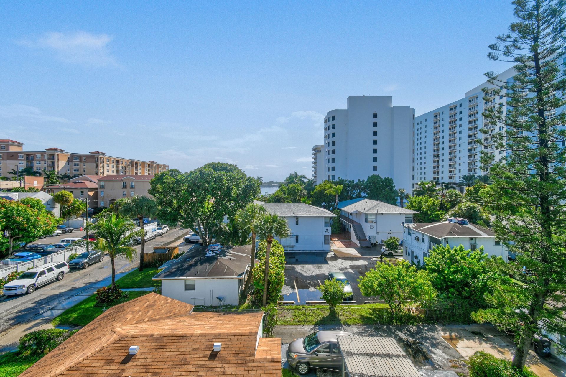 322 N Lakeside Court, West Palm Beach, FL 33407 Photo