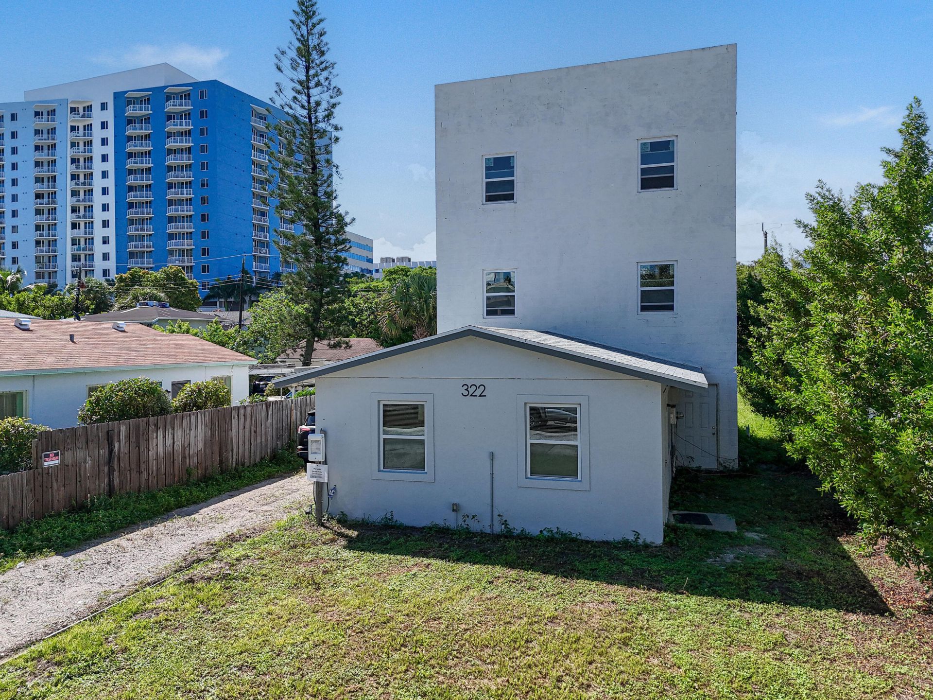 322 N Lakeside Court, West Palm Beach, FL 33407 Photo