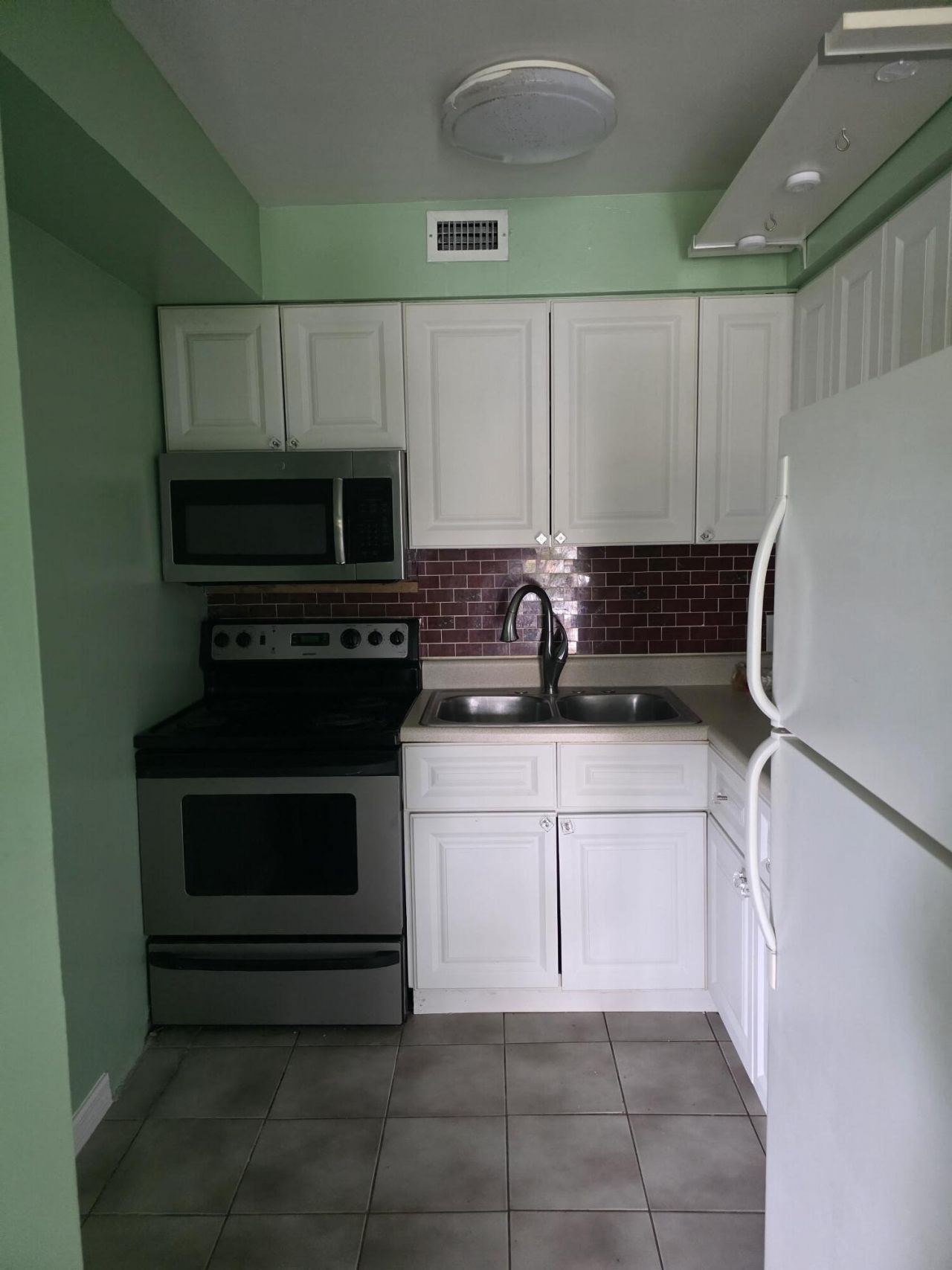 201 S Lakeside Drive, Lake Worth Beach, FL 33460 Photo