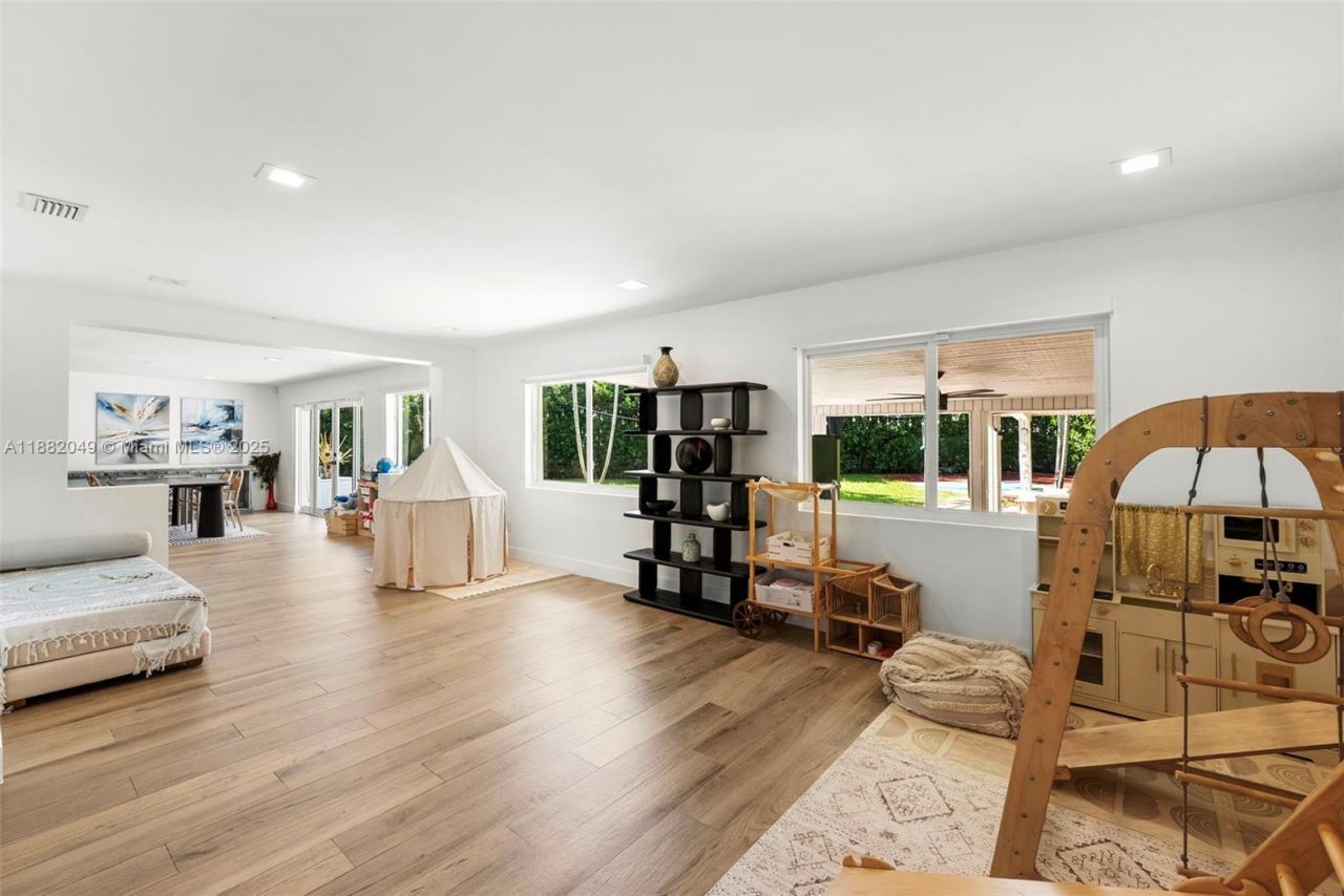 21000 NE 18th Ct, Miami, FL 33179 Photo