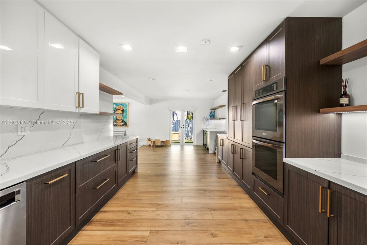 21000 NE 18th Ct, Miami, FL 33179 Photo