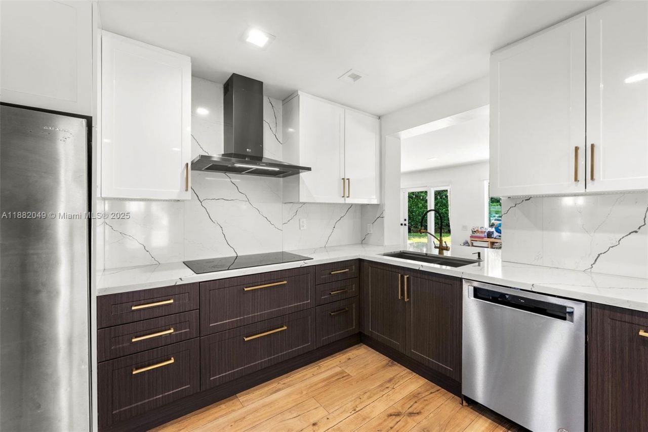 21000 NE 18th Ct, Miami, FL 33179 Photo