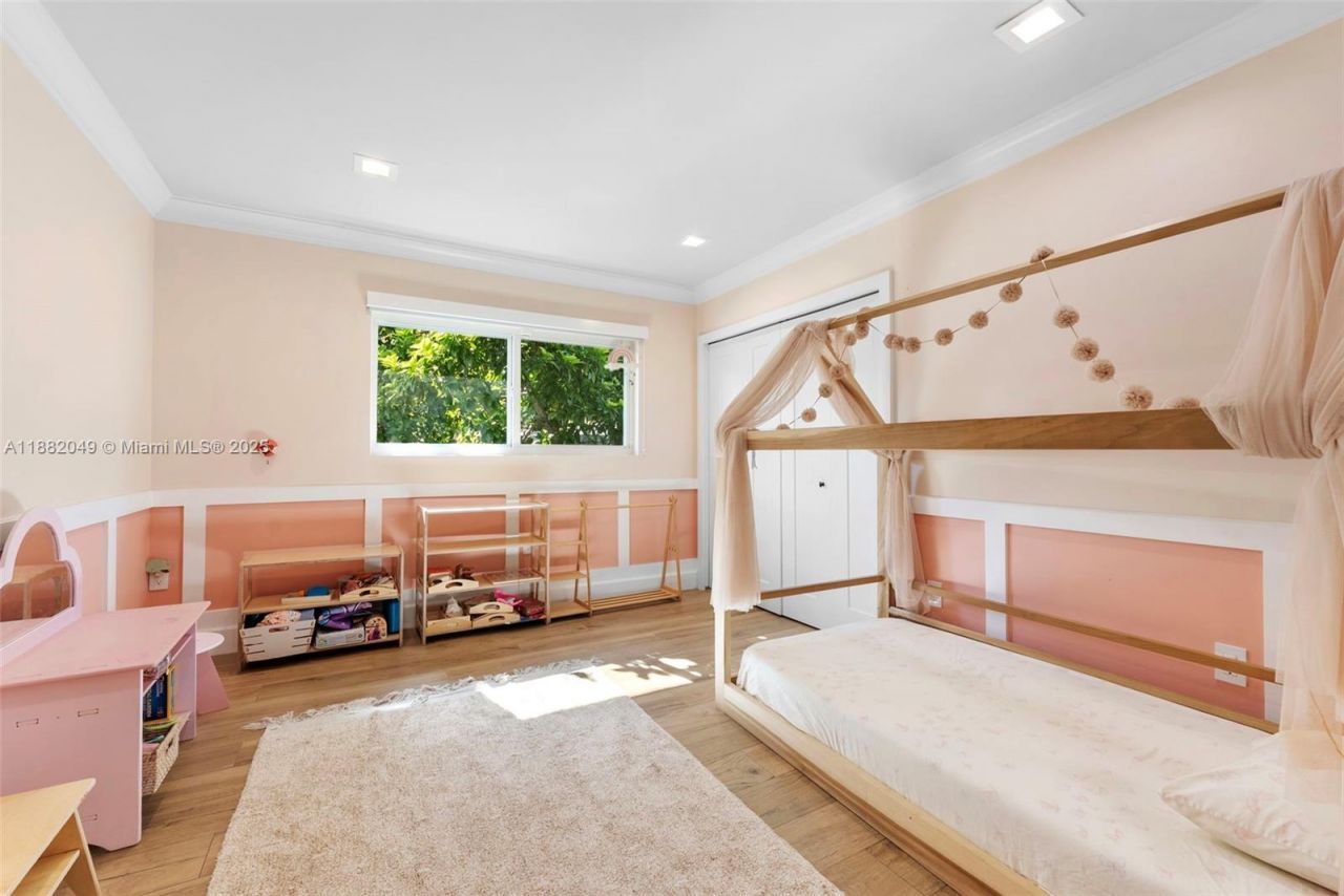 21000 NE 18th Ct, Miami, FL 33179 Photo