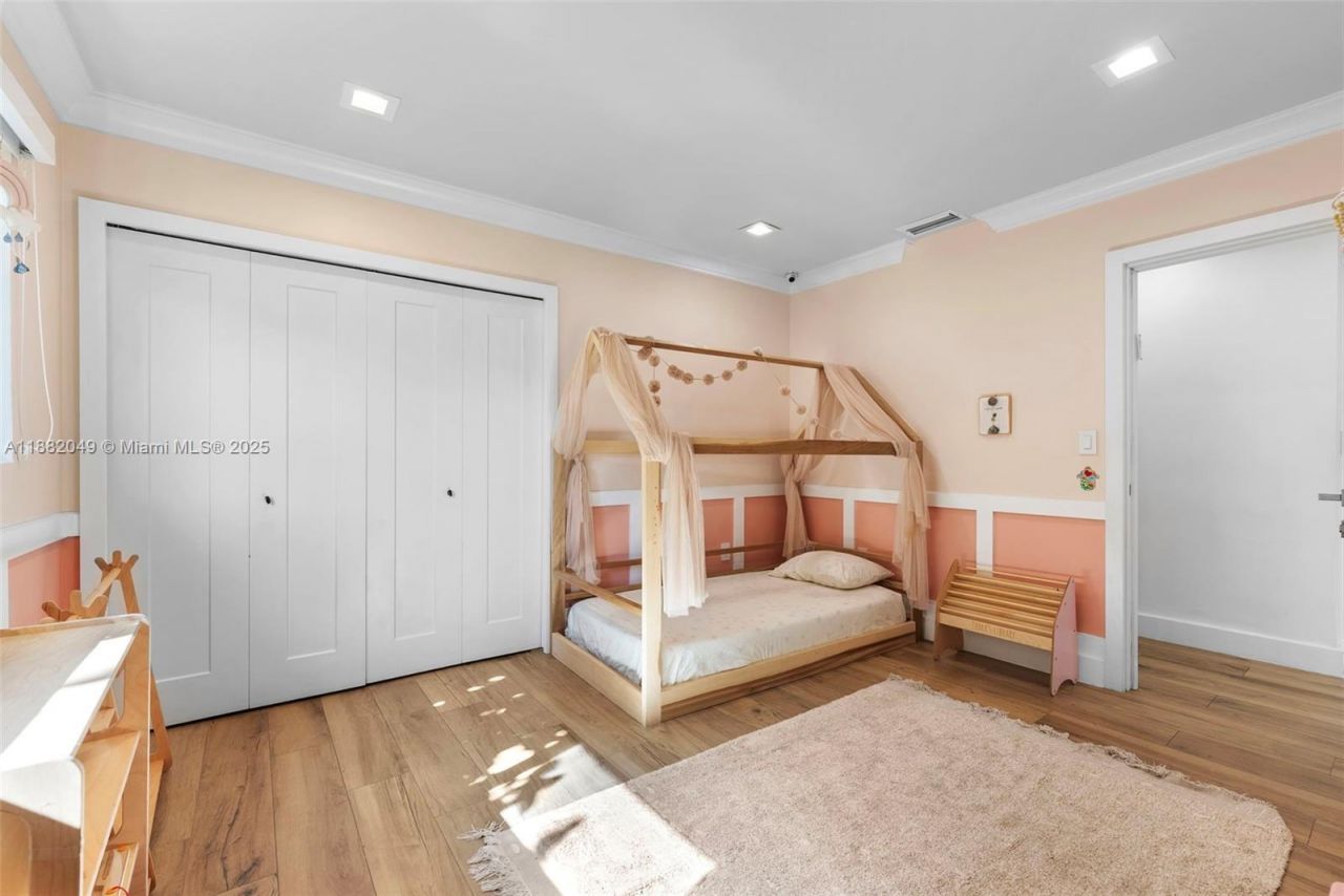 21000 NE 18th Ct, Miami, FL 33179 Photo