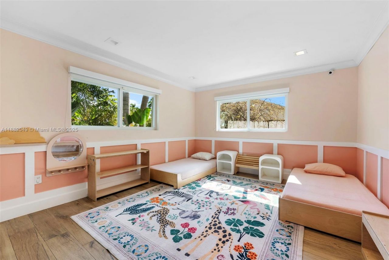 21000 NE 18th Ct, Miami, FL 33179 Photo