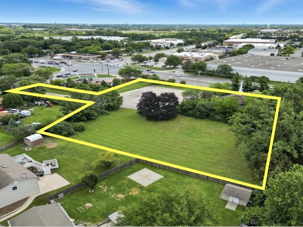 241 Army Trail Road, Bloomingdale, IL 60108