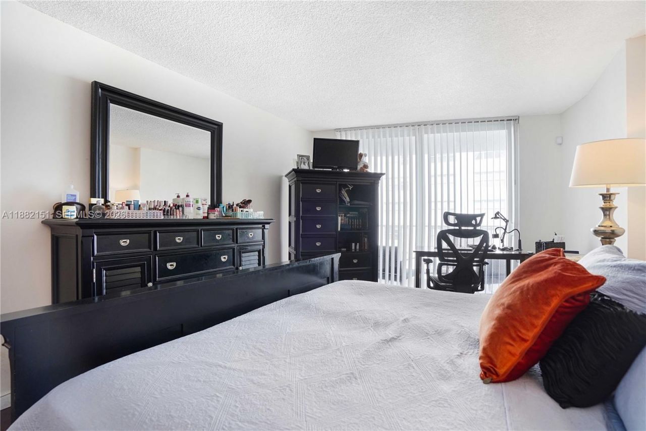 1228 West Ave, Unit 607, Miami Beach, FL 33139 Photo