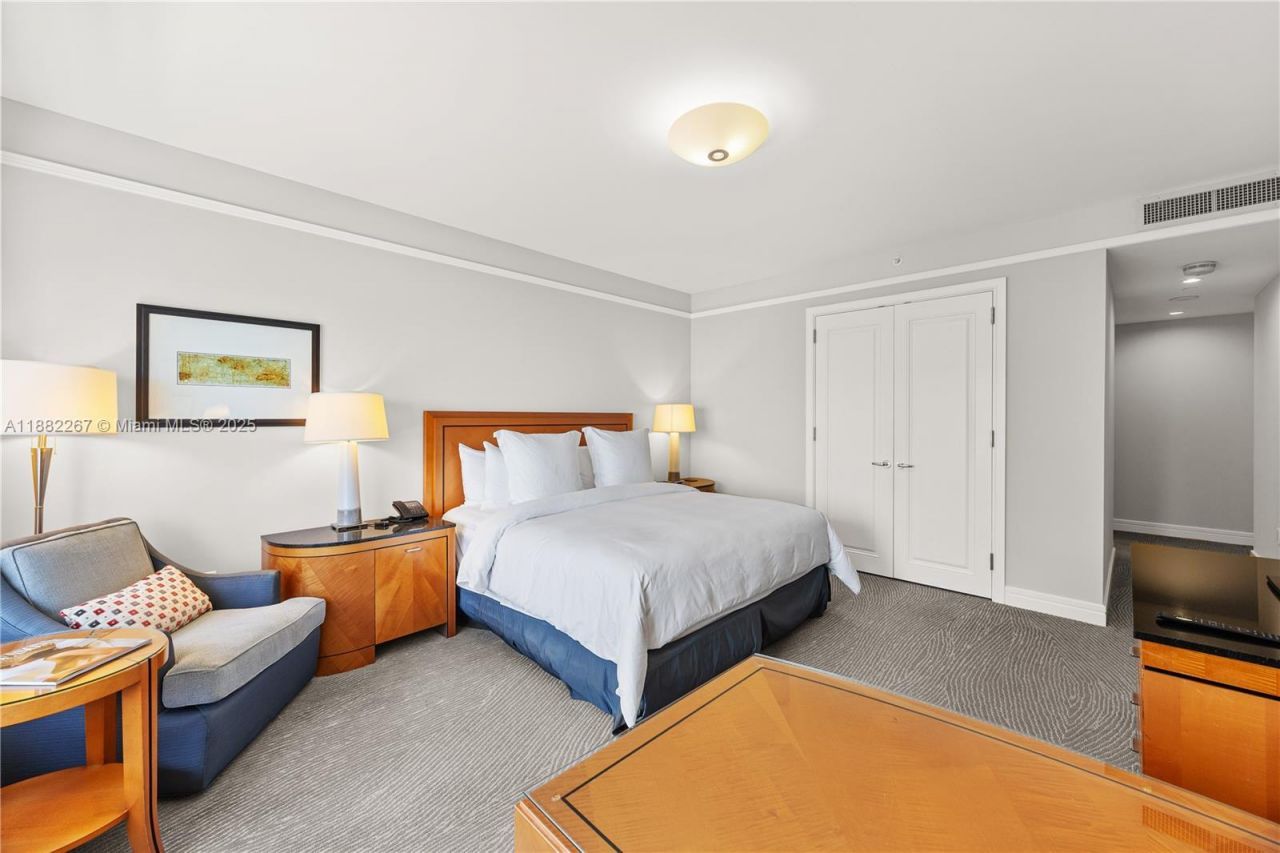 1435 Brickell Ave, Unit 3203, Miami, FL 33131 Photo