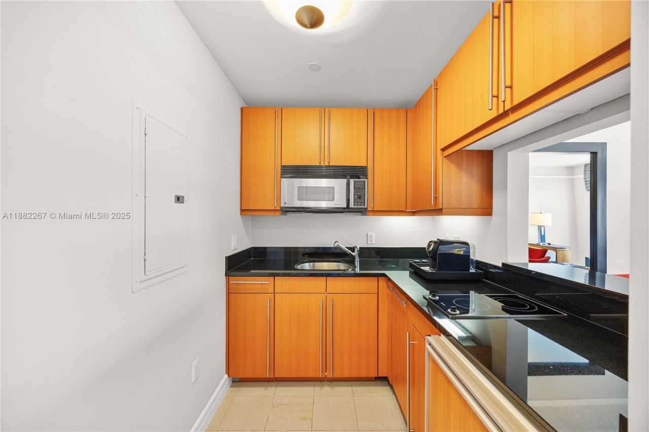 1435 Brickell Ave, Unit 3203, Miami, FL 33131 Photo