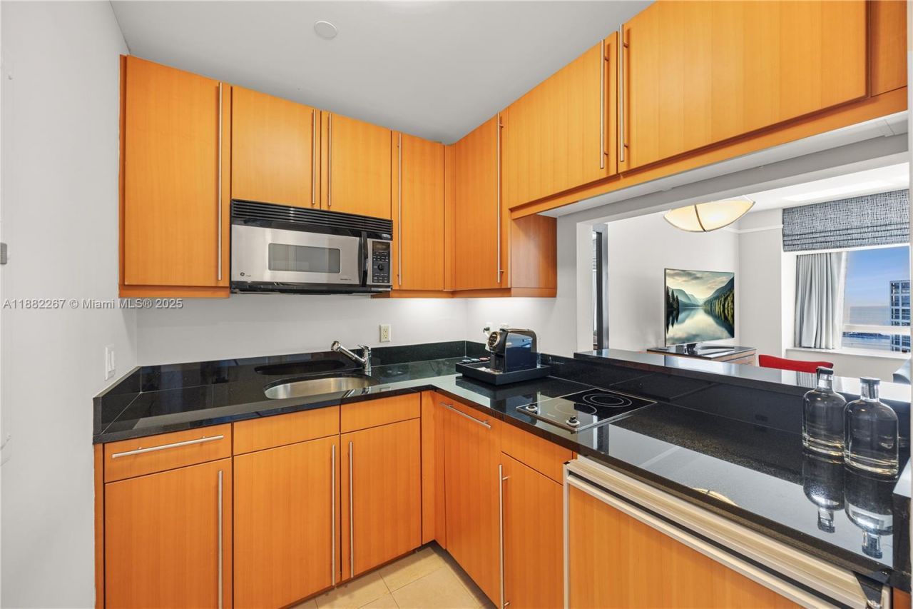 1435 Brickell Ave, Unit 3203, Miami, FL 33131 Photo