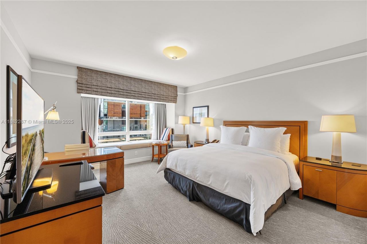 1435 Brickell Ave, Unit 3203, Miami, FL 33131 Photo