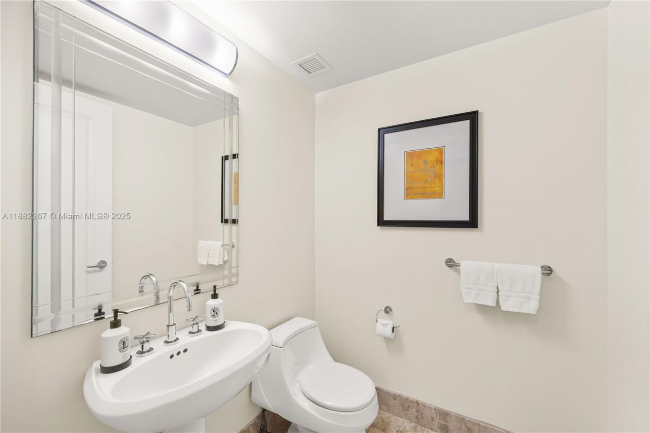 1435 Brickell Ave, Unit 3203, Miami, FL 33131 Photo