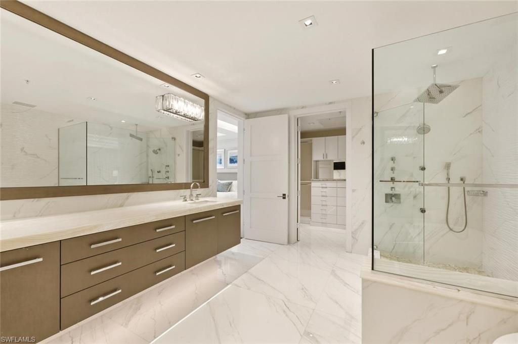 490 5th St S, Unit 101, Naples, FL 34102 Photo