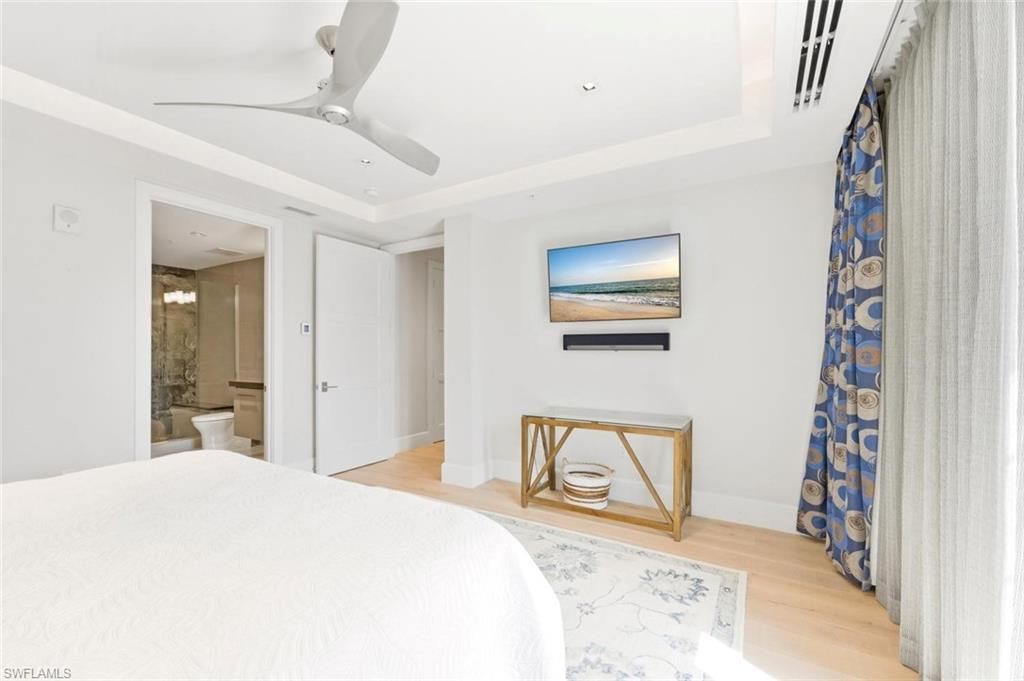 490 5th St S, Unit 101, Naples, FL 34102 Photo