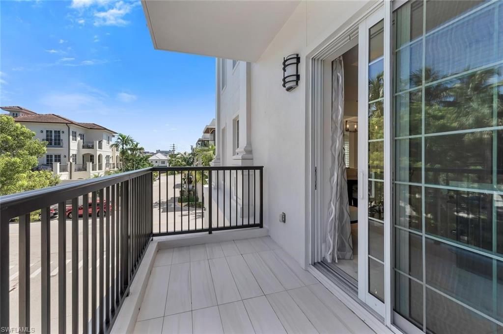 490 5th St S, Unit 101, Naples, FL 34102 Photo