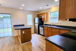 3523 Chestnut Dr. photo 4