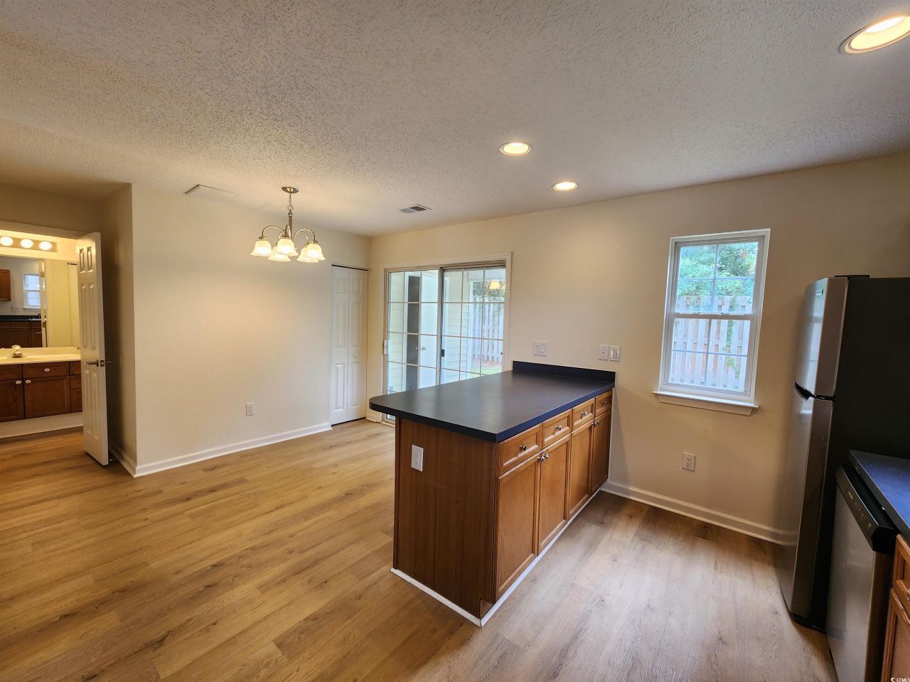 3523 Chestnut Dr. Photo 7