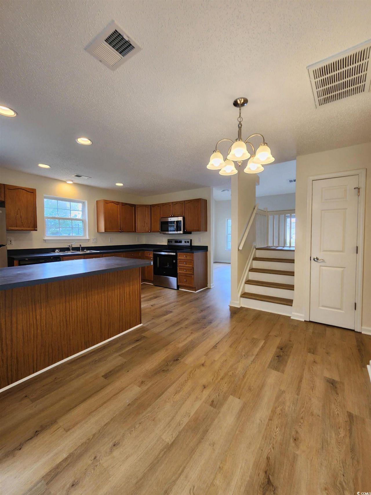 3523 Chestnut Dr. Photo 8