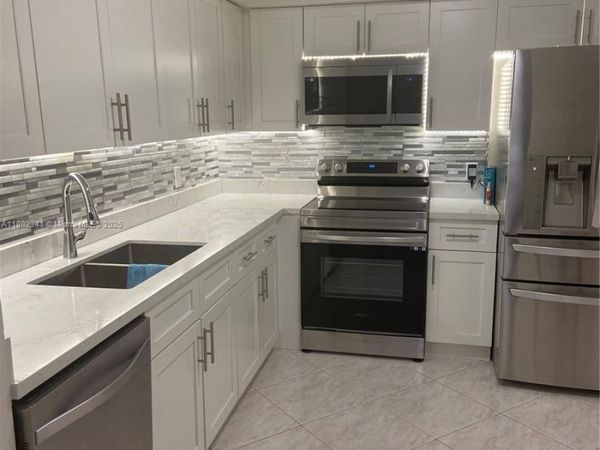 1301 NE 7th St, Unit 106, Hallandale Beach, FL 33009