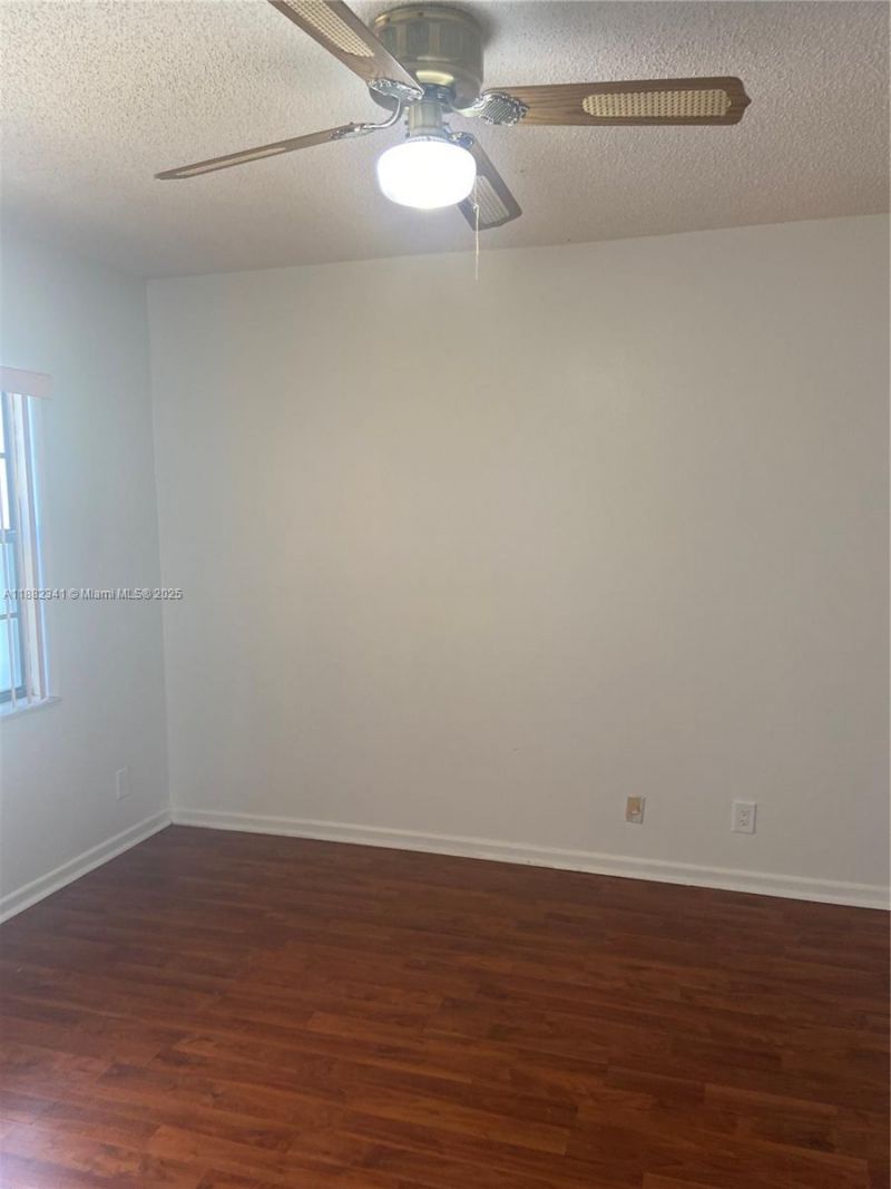 1301 NE 7th St, Unit 106, Hallandale Beach, FL 33009 Photo