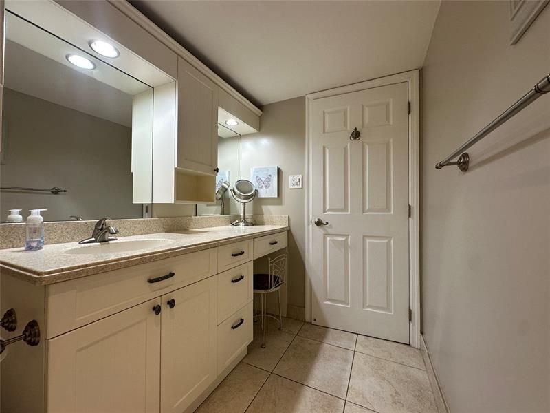 17801 N Bay Rd, Unit 212, Sunny Isles Beach, FL 33160 Photo
