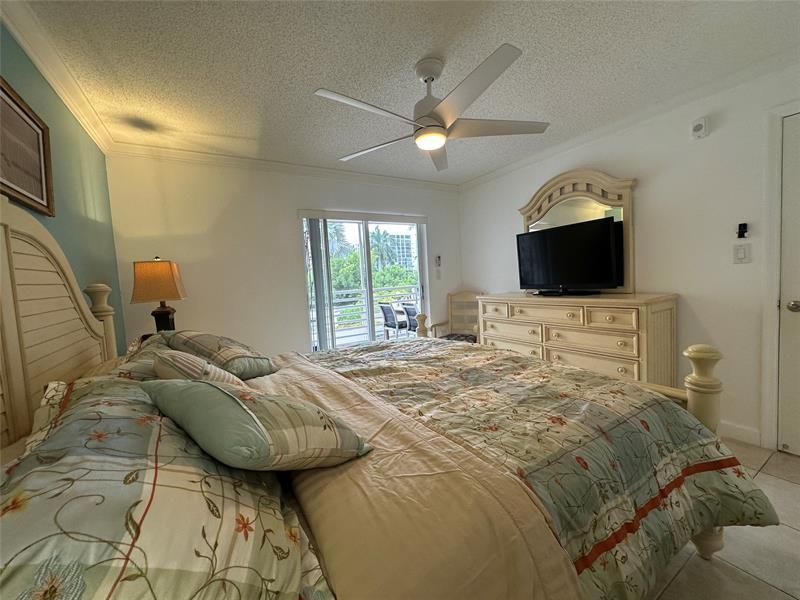 17801 N Bay Rd, Unit 212, Sunny Isles Beach, FL 33160 Photo