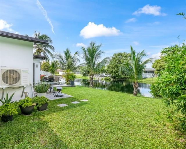 2051 NW 93rd Lane, Sunrise, FL 33322 Photo