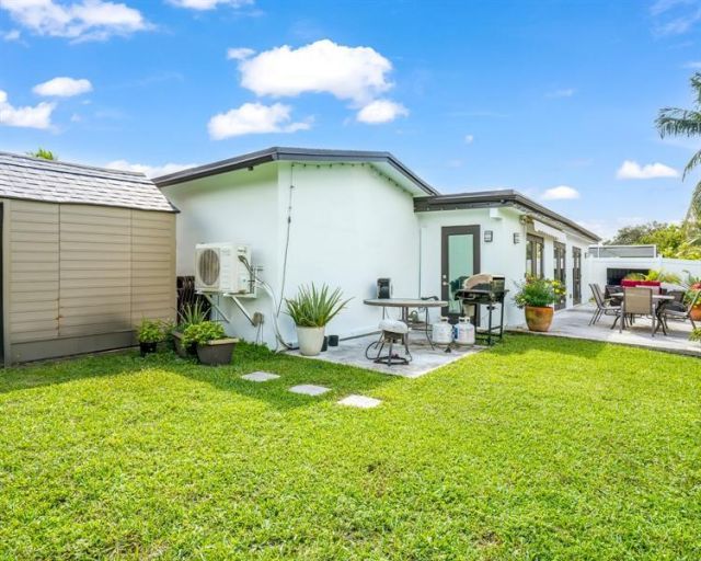 2051 NW 93rd Lane, Sunrise, FL 33322 Photo